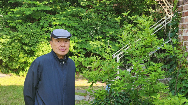 ▲ 60년간 소설과 동행해 온 전상국 소설가를 그의 집필실 ‘아베의 가족’에서 만났다. 83세인 작가는 소설집 ‘굿’에  대해 “잔불 살리듯 공들여 마지막 소설집을 묶었다”고 했다.