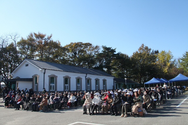 ▲ 주문진본당 설립 100주년 기념 감사 미사가 최근 주문진 성당에서 김주영 시몬 주교 등이 참석한 가운데 열렸다.