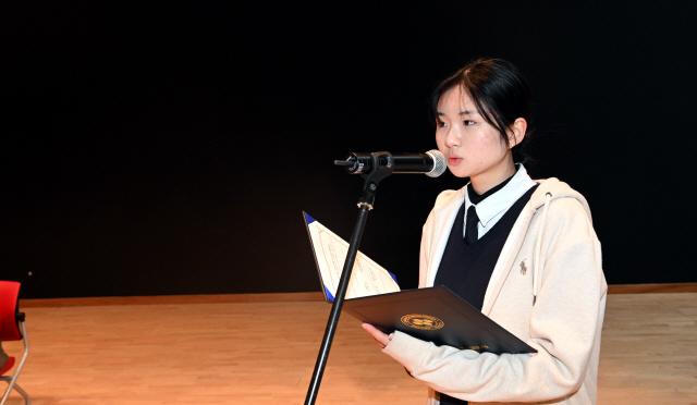 ▲ 오대산 에코 선언문을 낭독하는 최초연 학생