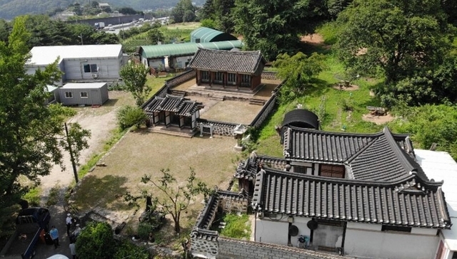 ▲ 사충서원(四忠書院). 1725년(영조1년) 노론 4대신을 모시는 사당이 서울 노량진에 건립됐다. 그러나 노론과 소론이 권력을 놓고 엎치락뒤치락하며 이 서원도 철폐와 복원을 거듭했다. 1756년 소론이 몰락한후 다시 건립됐고 대원군의 서원 철폐령에도 살아 남았다. 하지만 1927년 서원이 철도 용지로 편입되자 서울 보광동으로 이건했다 6·25 난리통에 파괴됐다. 그뒤 1968년 경기 하남으로 자리를 옮겨 또다시 건립됐다. 그 운명도 노론과 소론처럼 기구했다.