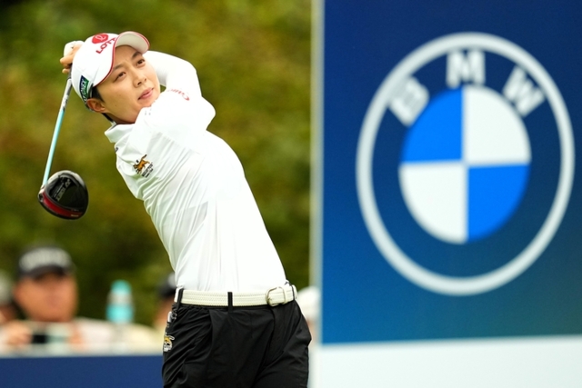 ▲ 김효주가 지난 17일 전남 해남 파인비치에서 열린 LPGA 투어 BMW 레이디스 챔피언십 2라운드에서 티샷을 시도하고 있다. BMW 레이디스 챔피언십 조직위원회 제공