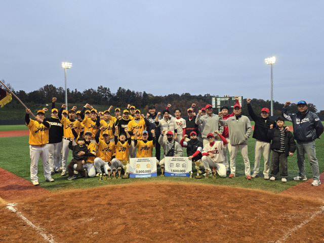 ▲ 제14회 원주 치악기 생활체육 전국 야구대회가 지난 10월 25일부터 8일까지 3주간 태장체육공원 제2·3·4 야구장에서 국내 4부 20개팀이 참가한 가운데 열렸다.