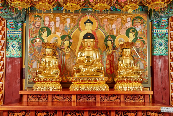 ▲ 삼척 신흥사 석조석가여래삼존좌상