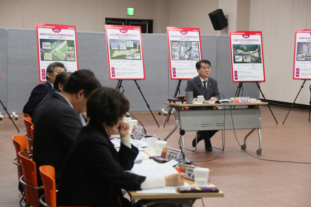 ▲ 강원도는 24일 도청에서 여중협 행정부지사 주재로 ‘2025년 제2회 미래산업글로벌도시 종합계획 심의회’를 열고 강원특별법 농지특례인 ‘농촌활력촉진지구’ 지정안을 심의했다. 강원도 제공