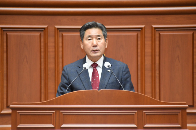 ▲ 서흥원 군수가 25일 제313회 양구군의회 정례회에서 시정연설을 하고 있다.