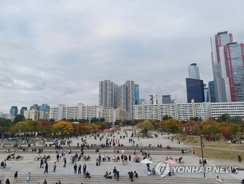 ▲ 한강공원 여의도 한강버스 선착장 부근