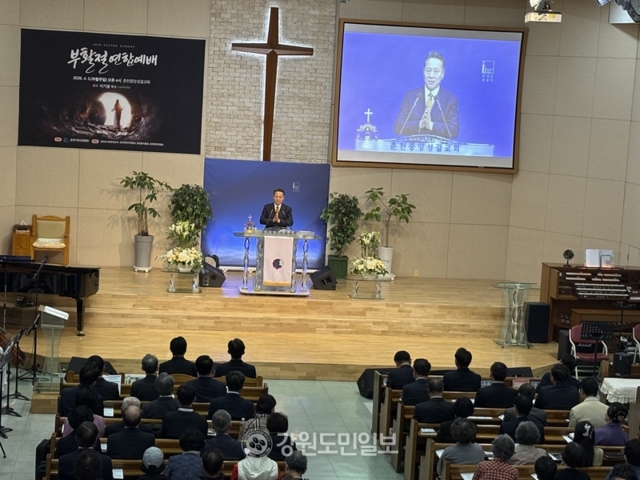 ▲ 이기용 신길성결교회 목사가 춘천기독교연합회(회장 김선일)가 연 연합예배에서 설교하고 있다. 이채윤 기자