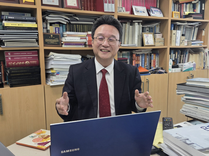 [AI 대전환, 강원의 시간이 온다] 2. 이해근 고려대 신소재공학부 교수