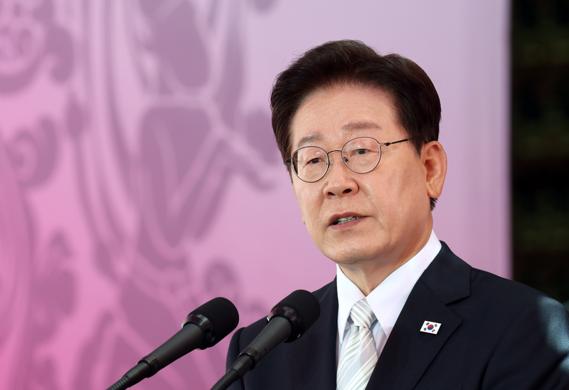 이재명 대통령의 '스타벅스 발언' 후폭풍, 야권 맹공