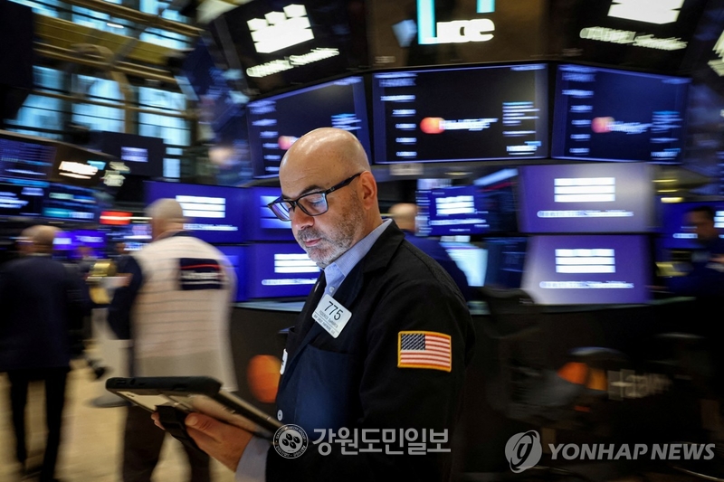 美 증시 3대 지수 사상 최고치… 이란 종전협상·AI 낙관론에 ‘활짝’