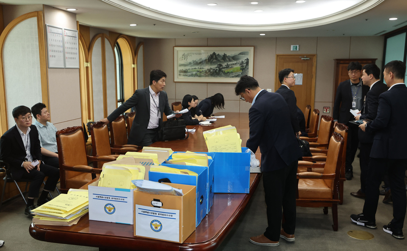 [속보] 합수본, 선관위 서버 압수수색 마무리…내주 실무진 조사 착수