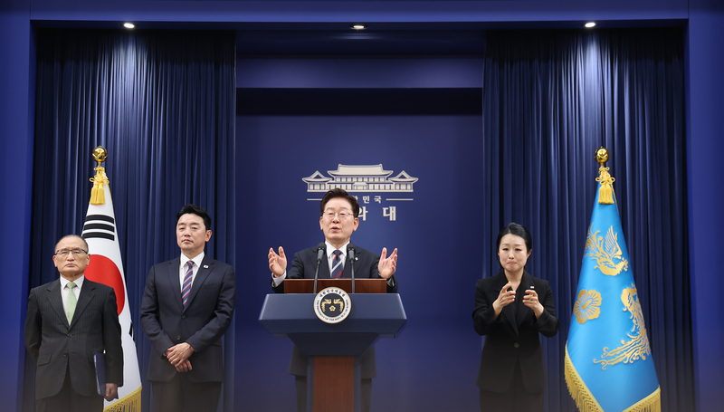 청와대 홍보수석 성기홍 임명 등 대통령실 참모진 개편 단행