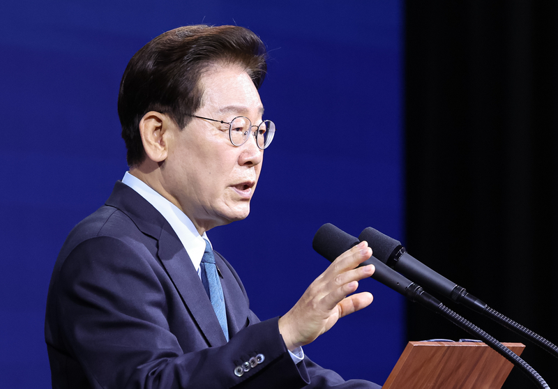 [속보] 이 대통령 “충청, AI시대 혁신 중심지로…정부, 기업 투자 적극 지원”