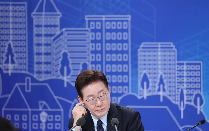 [속보] 정부 부동산 정책 부정평가 56%·긍정평가 33%...55% "주담대 규제...