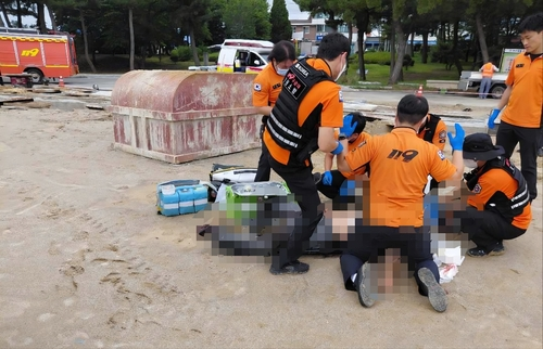 강릉 초등학교 배수로 공사 중 외국인 노동자 그라인더 사고로 심정지