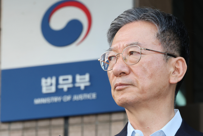 정성호 법무장관 사직서 제출 엿새 만에 수리…청와대 "후속 조치 착수"