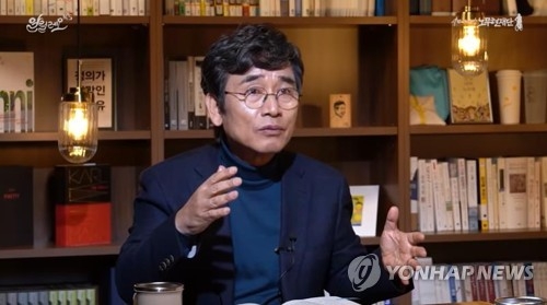 유시민의 이재명 빗댄 '왕정 비판' 발언에 여권 "허무맹랑한 저주" 집단 반발