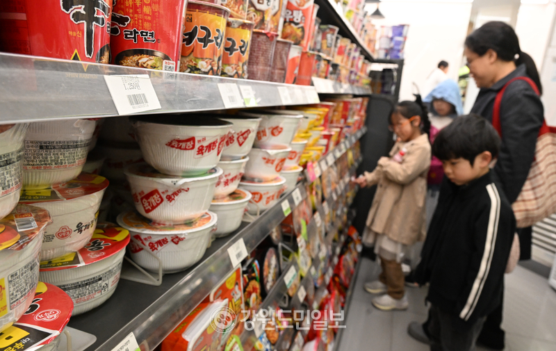 김밥 한 줄에 하루 나트륨 70% 꽉 찼다… 라면까지 곁들이면 혈관 폭탄