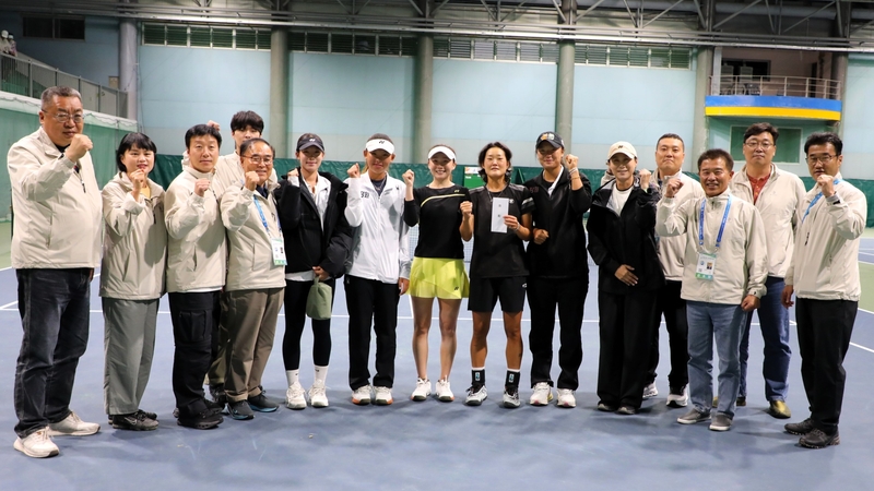 강원도청 9년 만에 전국체전 테니스 단체전 제패 - 뉴스 썸네일 이미지
