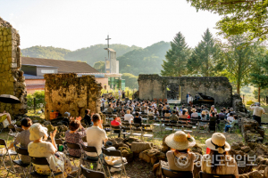 철원제일교회·노동당사, 클래식 무대되다… 2022 PLZ페스티벌 공연 - 뉴스 썸네일 이미지