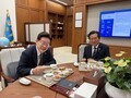 ‘청래 좀 그만 괴롭히라’ 비난...이 대통령 “내란의 밤 함께 싸운 동지”